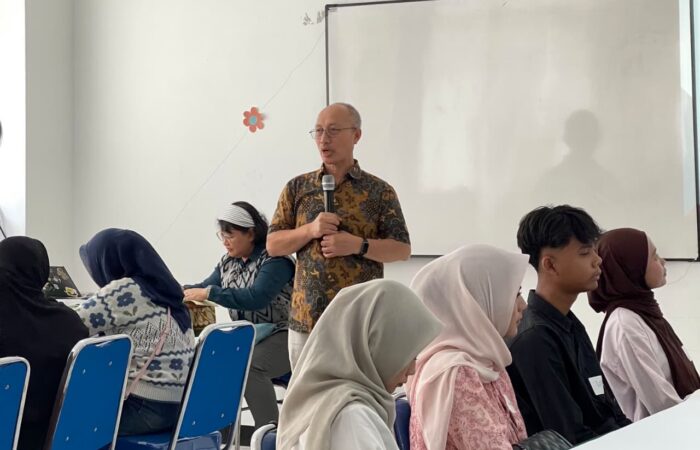 Program Studi Pendidikan Guru Sekolah Dasar Universitas Muhammadiyah Sidoarjo menggelar workshop edukasi lingkungan Climate Fresk untuk memperkuat pemahaman mahasiswa mengenai krisis iklim global.